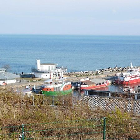 Seelotsenstation Sassnitz Mit Hafenblick By Unsere Urlaubszeit Zewnętrze zdjęcie
