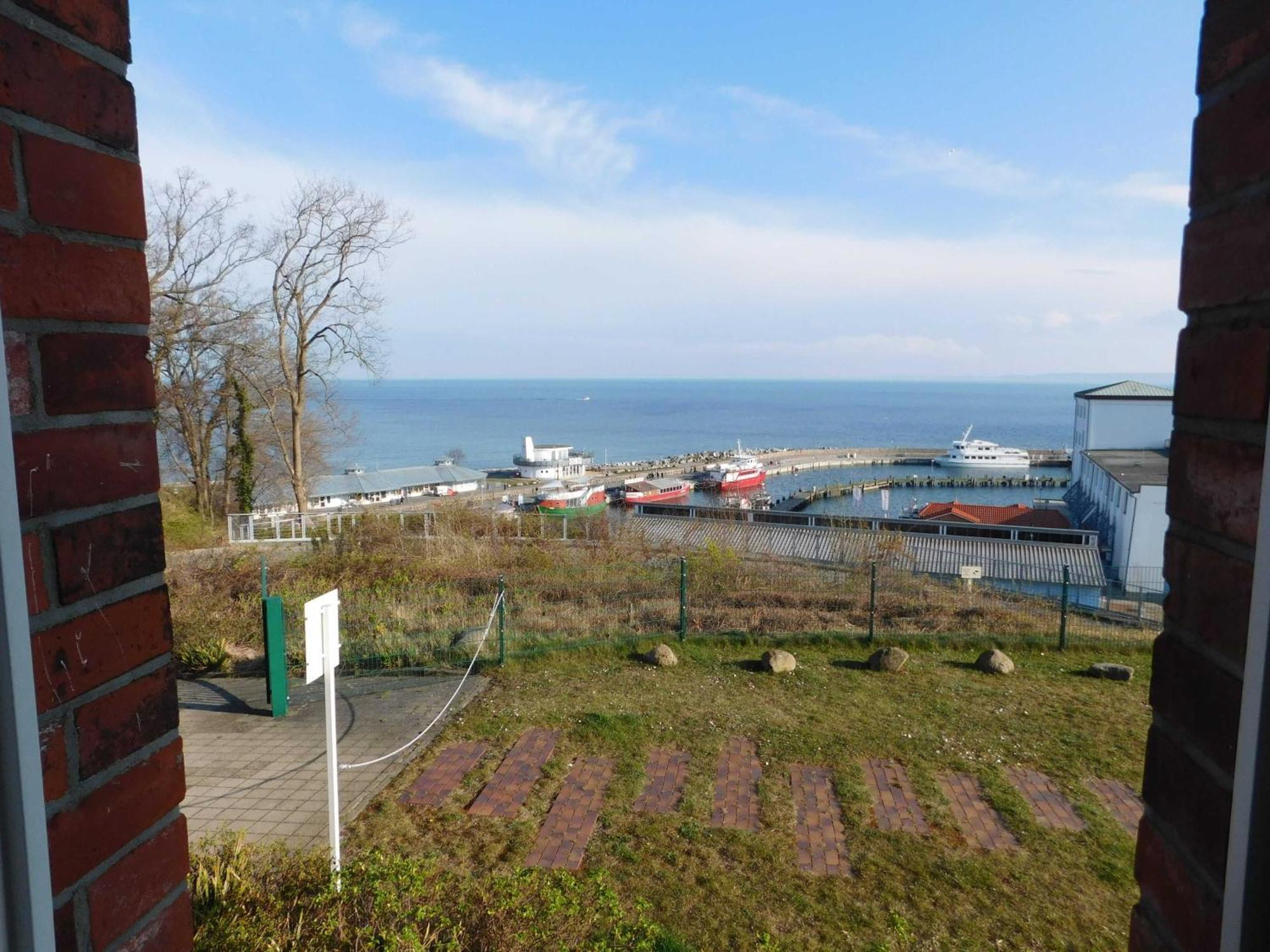 Seelotsenstation Sassnitz Mit Hafenblick By Unsere Urlaubszeit Zewnętrze zdjęcie